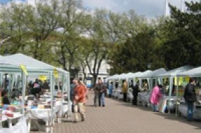 Prolećni sajam knjiga na otvorenom Ex libris