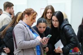 Na Sajmu zapošljavanja 40 poslodavaca predstavilo oko 300 otvorenih radnih mesta