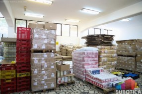 Korisnici Narodne kuhinje dobijaju prehrambene pakete za jednomesečni period