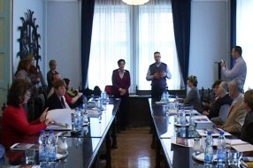 Okrugli sto o zbrinjavanju starih i zagovaranju za poštovanje njihovih ljudskih prava
