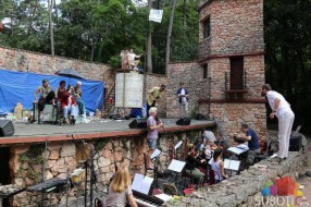 Premijera opere „Dve glave i devojka“ u petak na Letnjoj pozornici
