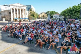 Predstoji nam vruće sportsko leto, da li ste za zajednička praćenje reprezentacije u centru grada?