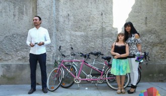 Udruženju slepih i slabovidih uručena dva tandem bicikla