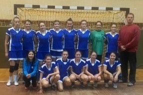 Mlade rukometašice ŽRK "Radnički" učestvovale na turniru Mađarskoj