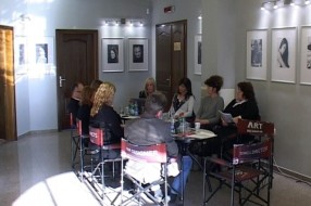 Okrugli sto: "8. mart, revolucija koja traje"