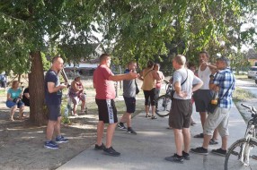 Reakcije na naoružane migrante, pucnjavu i obračune krijumčara - taksisti su (i) sinoć dovozili u šumu, počela sporadična samoorganizovanja građana