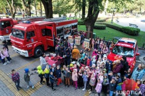 Obeležavanje slave vatrogasaca - javne pokazne vežbe, prezentacija opreme i vozila
