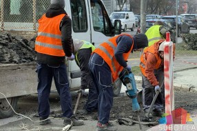 U toku saniranje udarnih rupa, radovi u Vuka Karadžića ulaze u finiš