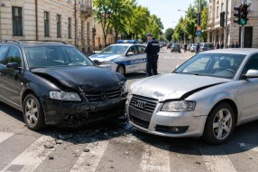 Vozio sa 2,55 promila i pod dejstvom narkotika, pa izazvao saobraćajnu nezgodu