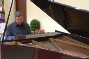 Održan humanitarni koncert pijaniste Dejana Sinadinovića