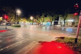 Dodatno crveno svetlo da podseti pešake da su aktivni učesnici u saobraćaju
