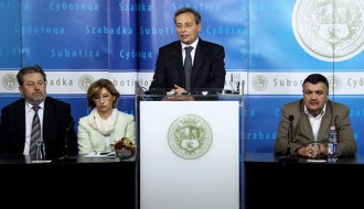 Nova koalicija - SVM, SNS, SPS i DSHV - Maglai gradonačelnik, Todosijević predsednik Skupštine