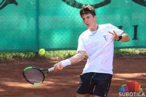 Tenis: U toku Ekipno prvenstvo Srbije za seniore i seniorke