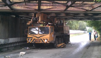 Kamion oštetio podvožnjak kod Pionira  - železnički saobraćaj u prekidu