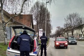 U pet saobraćajnih nezgoda jedna osoba teže i osam lakše povređenih