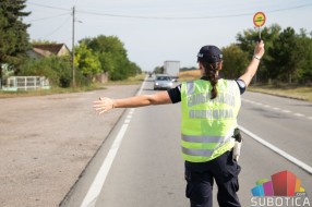 Pojačana kontrola na putevim: Policija proverava brzinu, alkohol i pojaseve