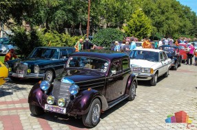Održana izložba starih automobila