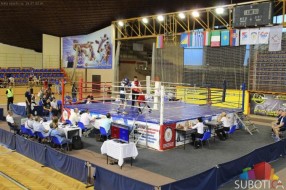 Počela borba za trofej 34. "Vojvođanske zlatne rukavice"