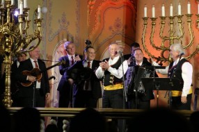 Zvuci Dalmacije u Subotici: Klapa „More“ oduševila publiku