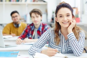 Naučite strani jezik uz kurseve Akademije Oxford