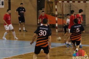 Počeo 44. Novogodišnji turnir u malom fudbalu