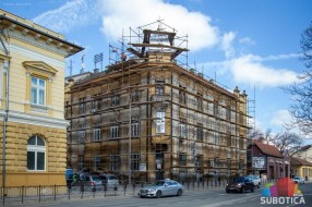 Stanari zajedno rešili dugogodišnji problem krova
