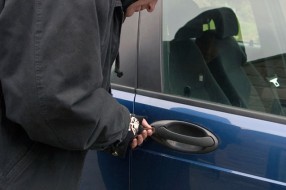 Krivična prijava zbog obijanja 21 automobila
