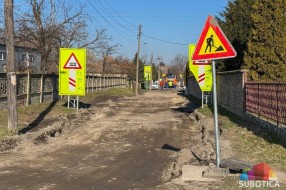 Deo Koparske ulice dobija asfalt, Bikovački put će se sređivati fazno