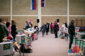 Na humanitarnom bazaru prikupljan novac za lečenje Leone Kovač