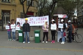 SNS organizovao performans na Trgu
