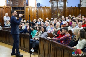 Preko 270 hiljada prikupljeno na humanitarnom koncertu Nebojše Vojvodića