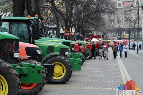 Traktori pred Gradskom kućom