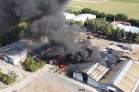 U magacinu kompanije "Dra group" izgorelo oko 60 tona organskog otpada