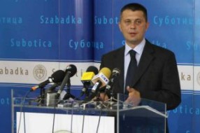 Gradonačelnik osudio rušenje spomenika