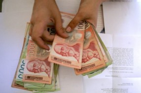 Sutra isplata novčane naknade za raseljene sa KiM