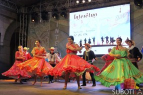 Uz svečani defile učesnika i vatromet spuštena zavesa na XIV Interetno festival