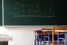 Zbog štrajka i nedeljom u školu