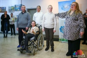 Izložba "Umetnost otvara srca" zaista ispunjava srca