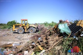 Počelo uklanjanje najveće divlje deponije u Subotici