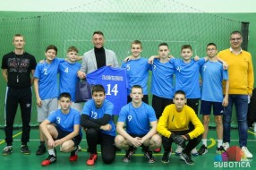 Fudbaler Savo Pavićević poručio osnovcima da obrazovanje i sport moraju ići zajedno