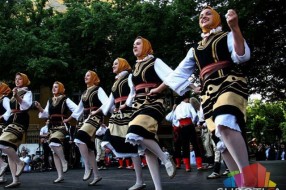 Pesma i igra na Gradskom trgu