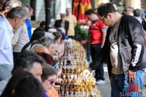 Održana šahovska simultanka na Gradskom trgu
