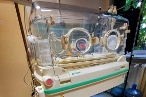 Bolnici isporučena oprema za Odeljenje neonatologije
