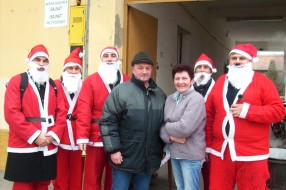 Deda mrazovi u Bajnatu