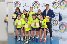 Futsal: Šampionski pehar donele i učenice OŠ „Jovan Jovanović Zmaj“