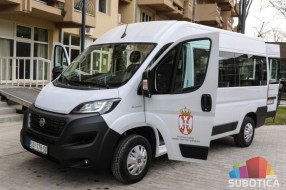 Gerontološki centar dobio tri nova sanitetska vozila