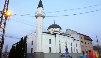 Razbijena dva prozora na Muhadžir džamiji