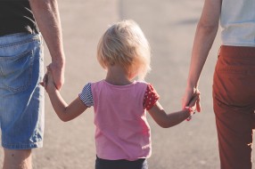 Roditeljstvo je privilegija, a ipak mnogi ga odlažu ili izbegavaju