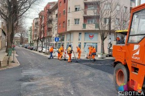 Sezona asfaltiranja počela rehabilitacijom ulica Jožefa Atile i Nikole Kujundžića