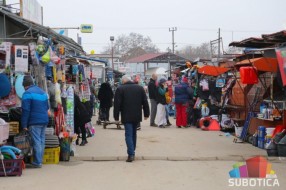 Zbog kovida Buvljak na kolenima